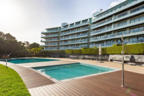 ALTIDO Superb Apt with Terrace, Pool and Spa in Cascais
